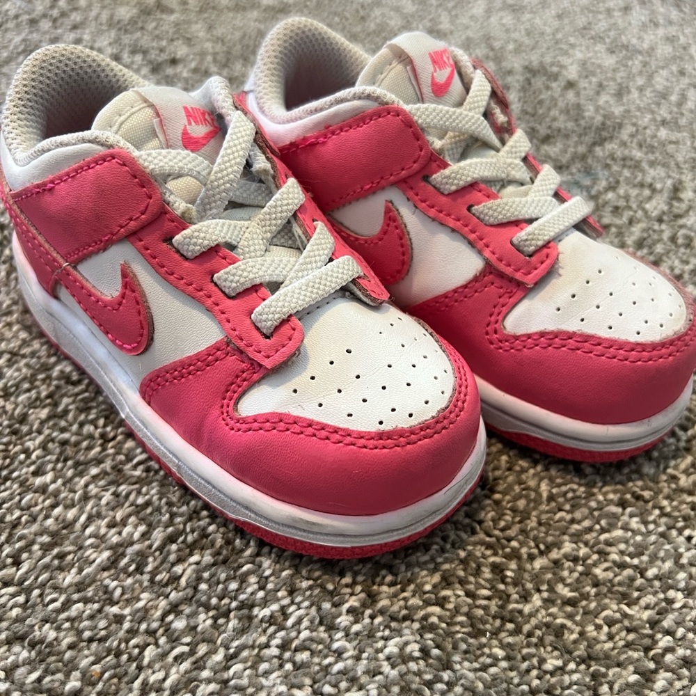 Nike toddler pink dunks 6C